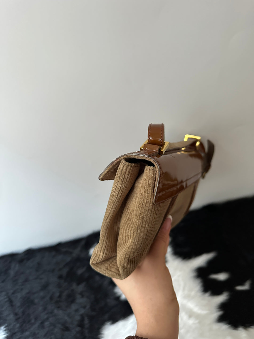 BVLGARI Caramel Corduroy & Patent Leather Shoulder Bag 🤎🍮｜Corduroy Mix × Patent Leather Trim × Compact Chic