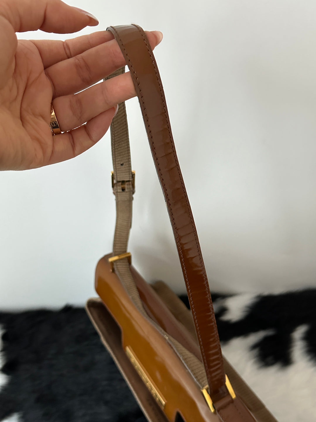 BVLGARI Caramel Corduroy & Patent Leather Shoulder Bag 🤎🍮｜Corduroy Mix × Patent Leather Trim × Compact Chic