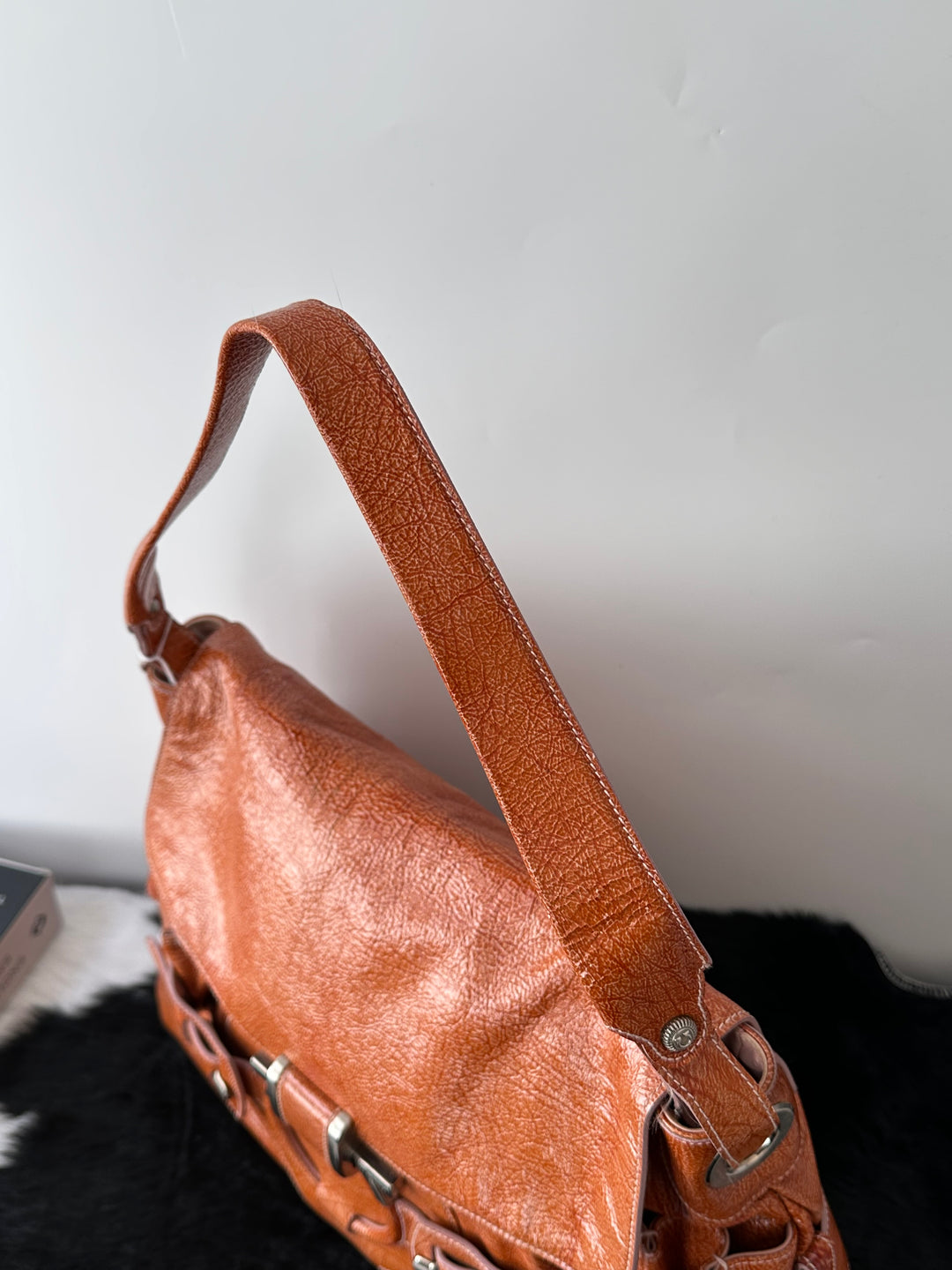 Ferragamo Large Gancini Hobo Bag 🧡🤎｜Oversized Horseshoe Logo × Lightweight Design × Spacious Everyday Carry