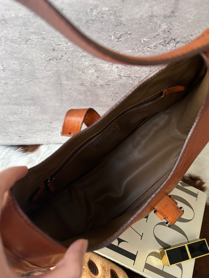PRADA Half-Moon Hobo Bag 😻｜Caramel Brown Leather｜Soft Curved Shape｜Everyday Capacity