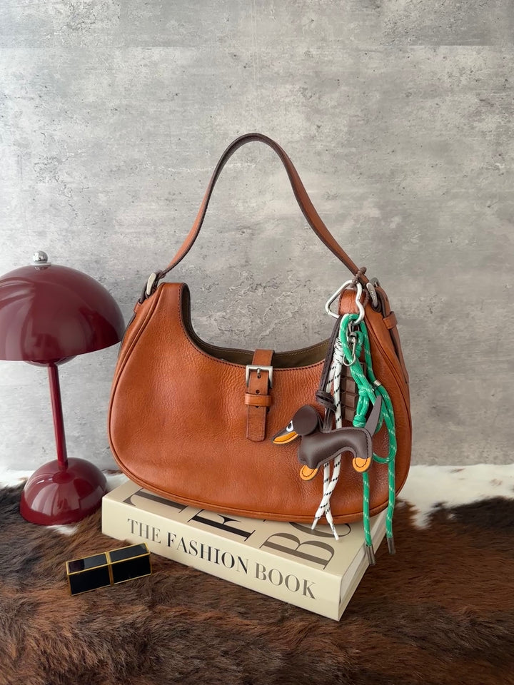 PRADA Half-Moon Hobo Bag 😻｜Caramel Brown Leather｜Soft Curved Shape｜Everyday Capacity