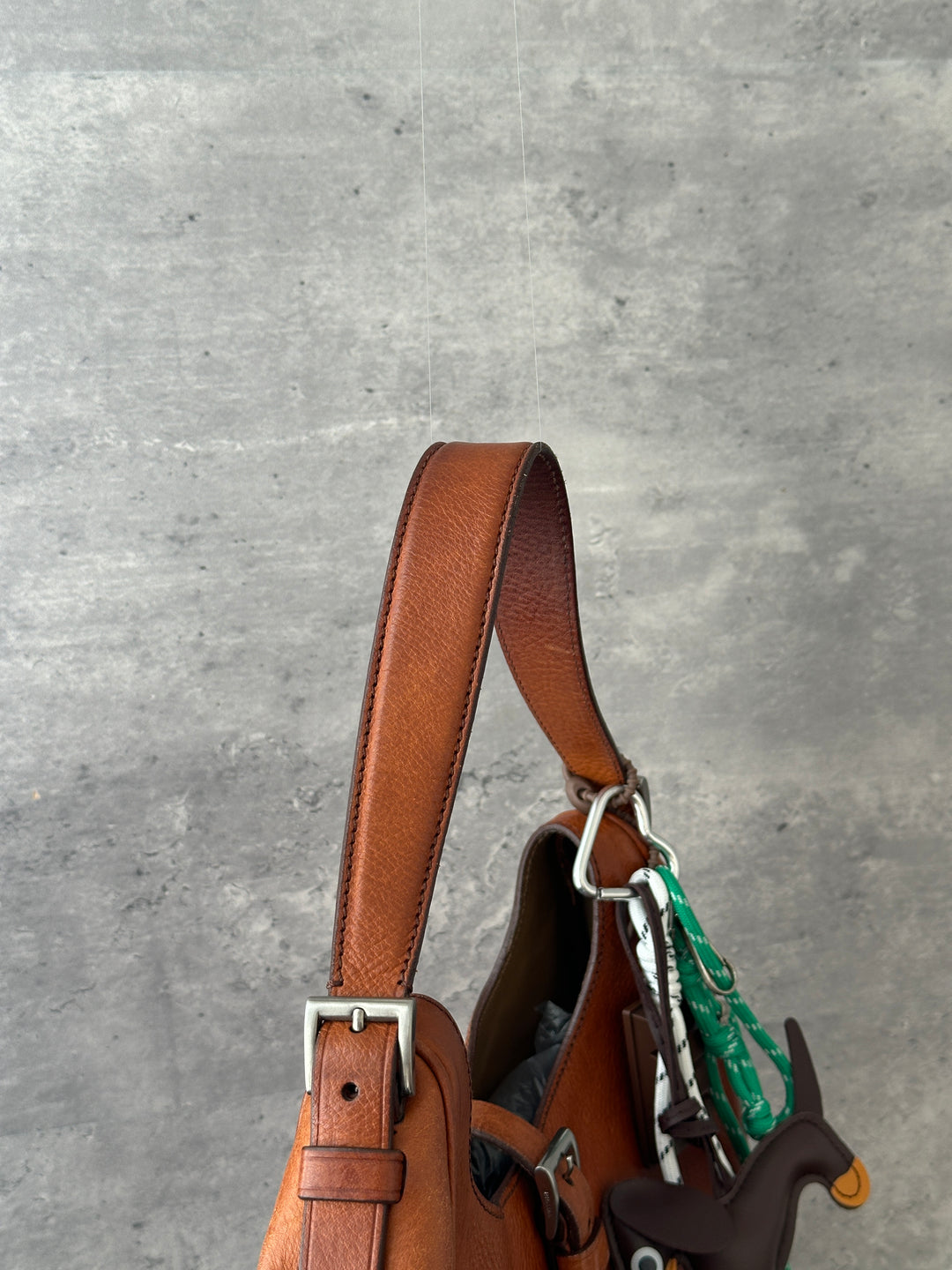 PRADA Half-Moon Hobo Bag 😻｜Caramel Brown Leather｜Soft Curved Shape｜Everyday Capacity