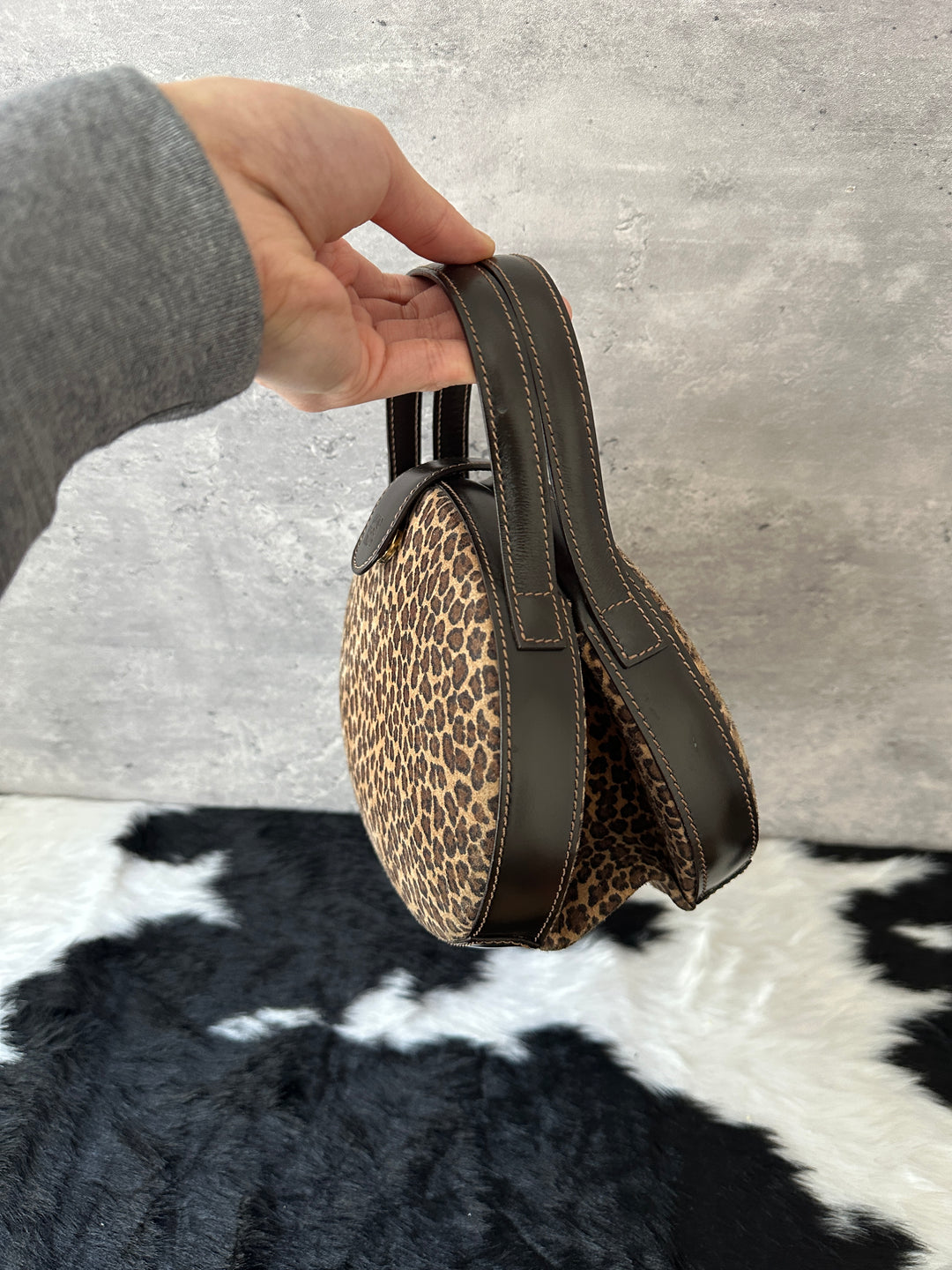 Loewe Leopard Print Egg Bag 🐆🖤｜Rare Archive Piece × Sculptural Silhouette × Collectors’ Edition
