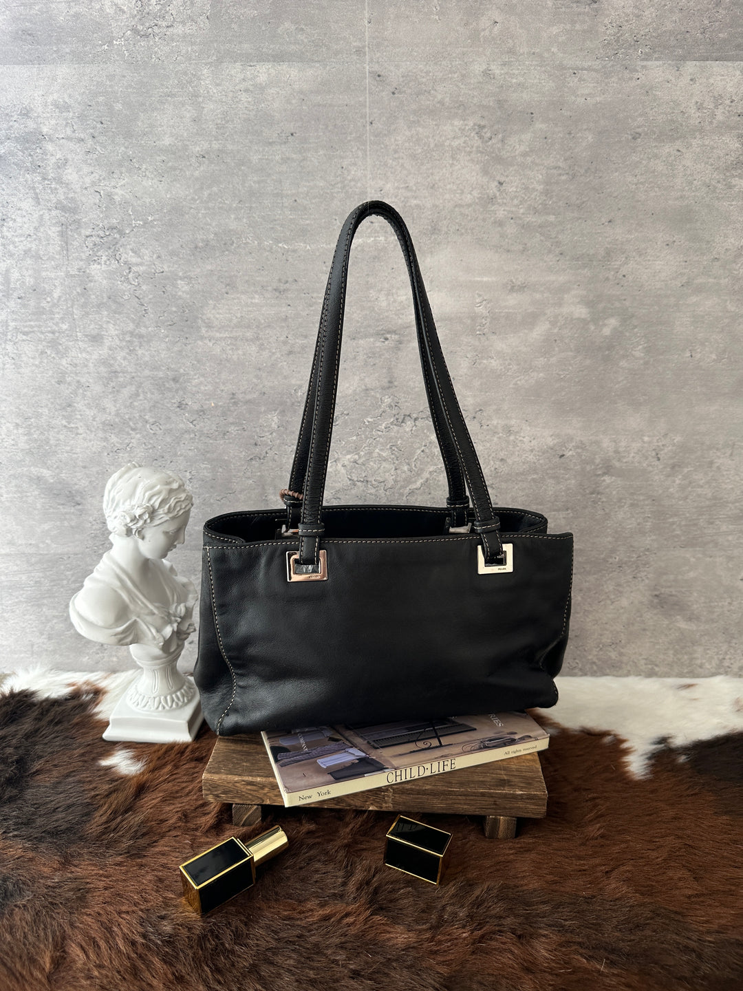 Prada Lambskin Shoulder Bag 🖤｜Rare Full Leather｜Compact Size｜Great Value