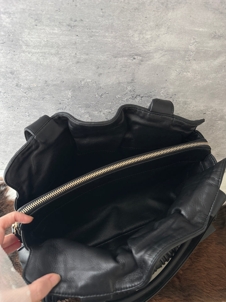 BVLGARI Pleated Leather Shoulder Bag 🖤｜Sculptural Pleats｜Signature Ring Hardware｜Everyday Elegance