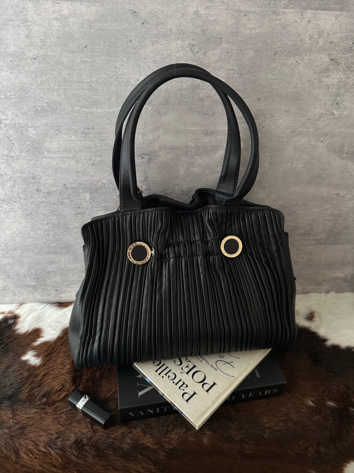BVLGARI Pleated Leather Shoulder Bag 🖤｜Sculptural Pleats｜Signature Ring Hardware｜Everyday Elegance
