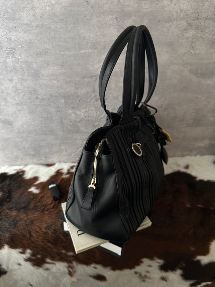 BVLGARI Pleated Leather Shoulder Bag 🖤｜Sculptural Pleats｜Signature Ring Hardware｜Everyday Elegance