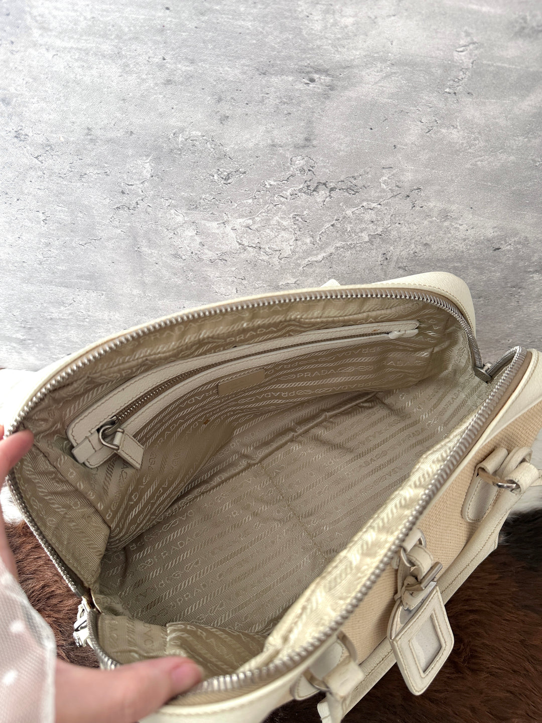 Prada Boston Bag 🤍🤎｜Keylock Detail｜Mixed Leather Trim｜Fits an iPad