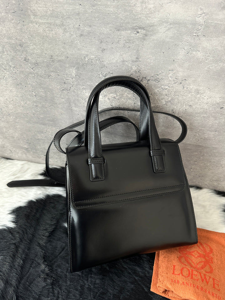 Loewe So Black Kelly Bag 🖤｜All-Black Minimal × Structured Silhouette × Versatile Carry