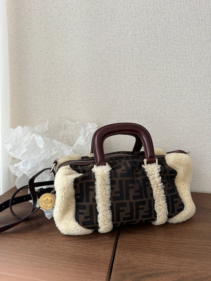 Fendi Shearling FF Monogram Handbag 🍂 | Cozy Vintage Charm in 3 Ways✨