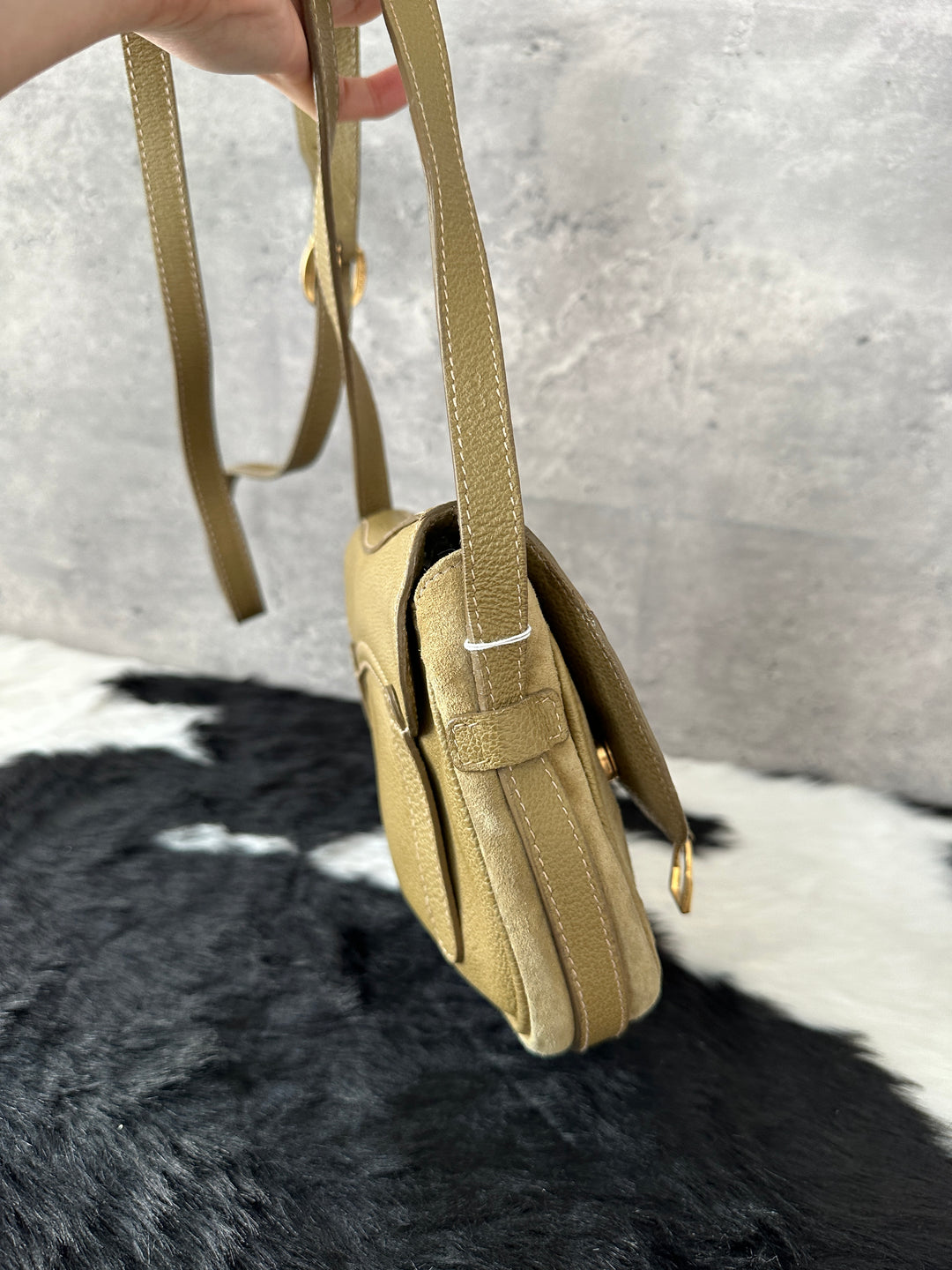 Gucci Saddle-Style Crossbody Bag ✨｜Rare Silhouette × Compact & Practical × Vintage Charm