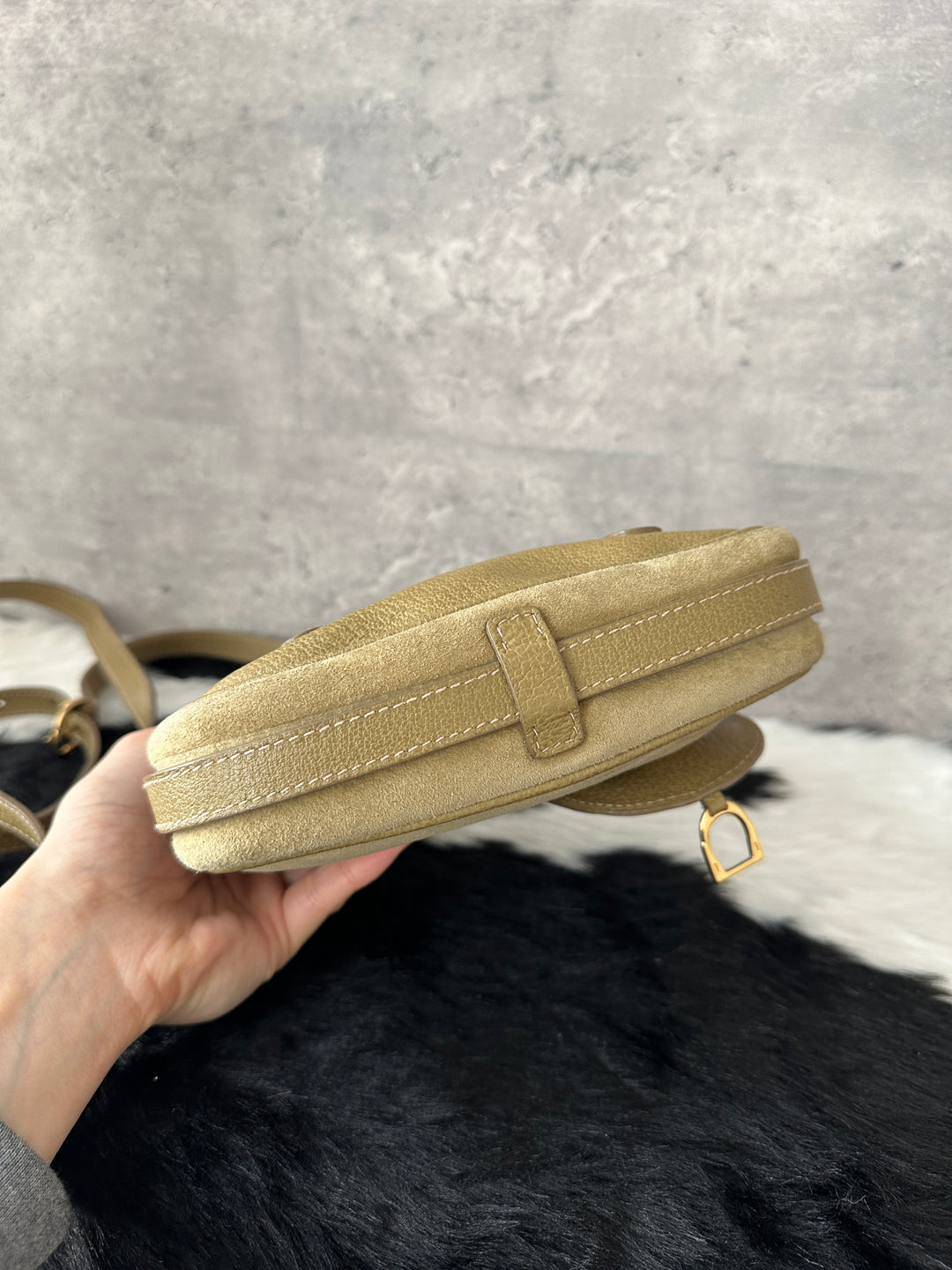 Gucci Saddle-Style Crossbody Bag ✨｜Rare Silhouette × Compact & Practical × Vintage Charm