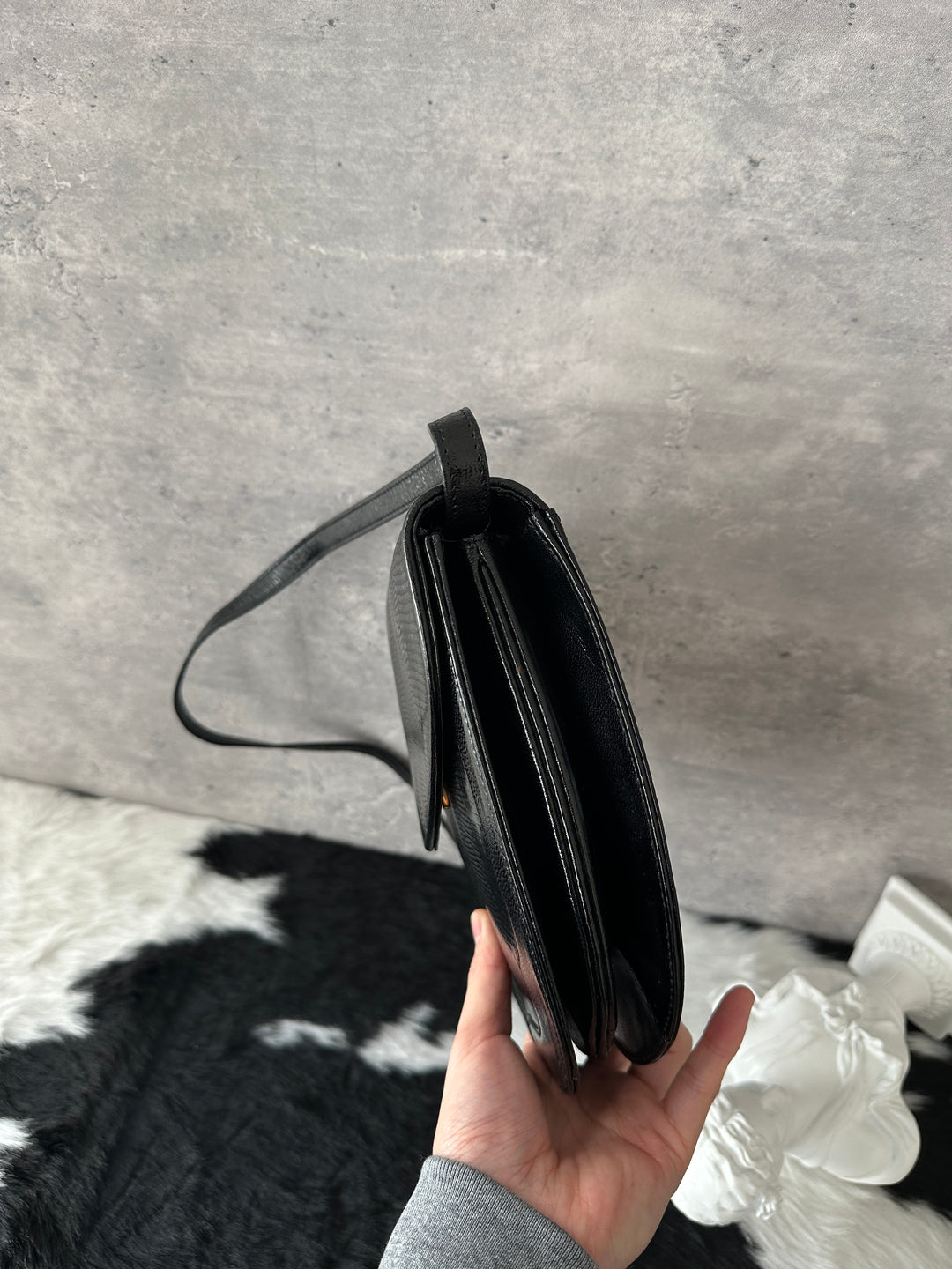 Yves Saint Laurent Lizard Leather Crossbody Bag 🖤｜Rare Exotic Leather × Vintage Elegance × Timeless Silhouette