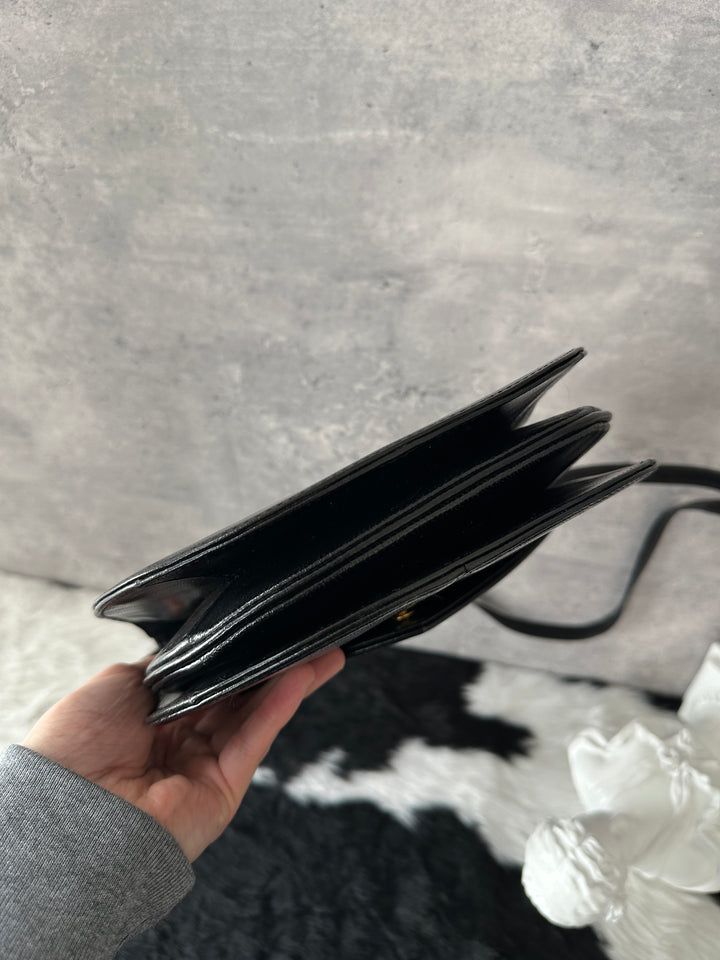 Yves Saint Laurent Lizard Leather Crossbody Bag 🖤｜Rare Exotic Leather × Vintage Elegance × Timeless Silhouette