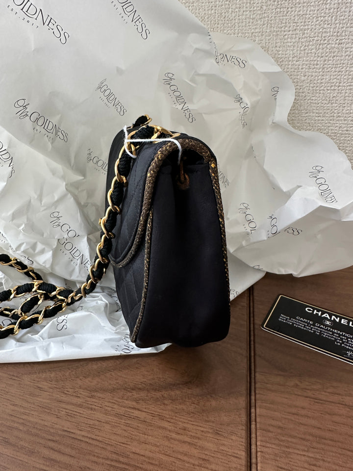 Chanel CC Satin-Trim Half Moon Chain Bag 🖤 | Exquisite Craftsmanship & Timeless Elegance ✨