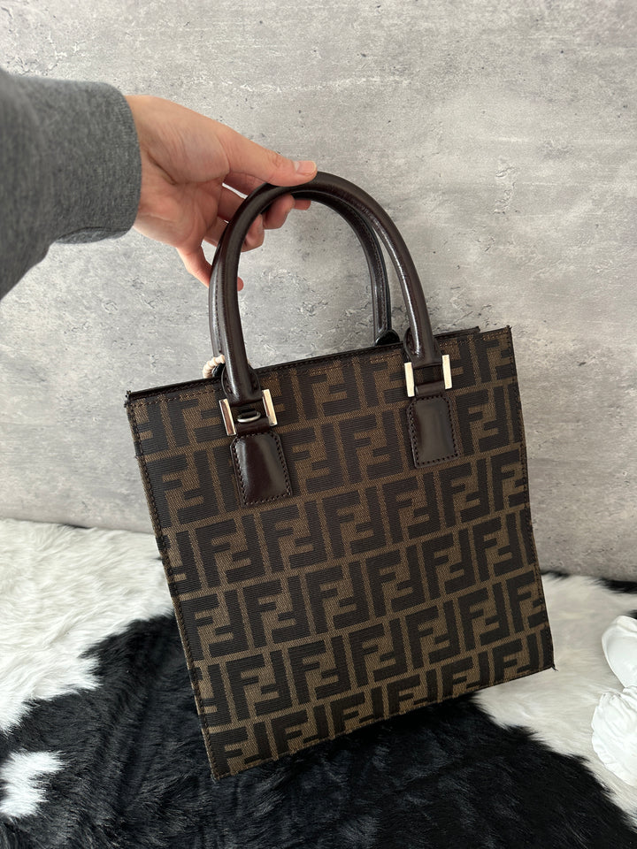 Fendi Zucca Monogram Small Tote 🤎👜｜Structured Silhouette × Iconic Pattern × Versatile Carry