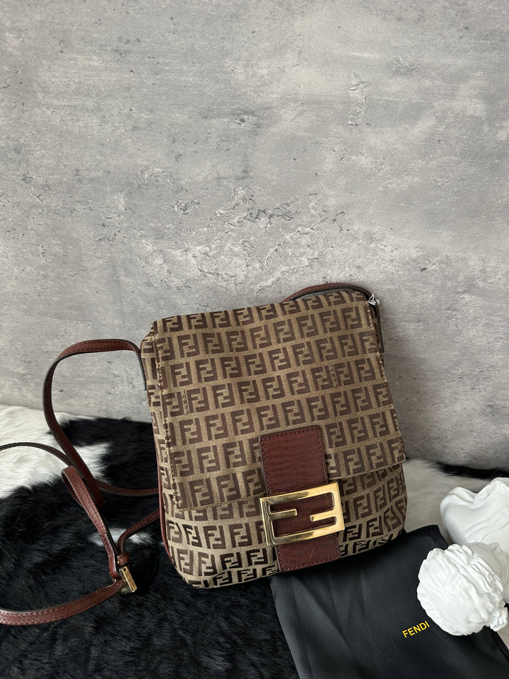Fendi Gold Buckle Zucca Monogram Crossbody 🤎✨｜Iconic Hardware, Vintage Classic, With Dust Bag