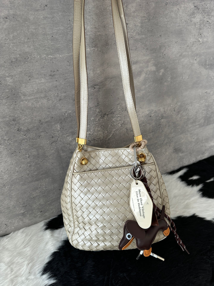 Bottega Veneta Intrecciato Gold Ball Bucket Bag 🤍✨｜Iconic Weave, Luminous Pearl Tone, Excellent Capacity