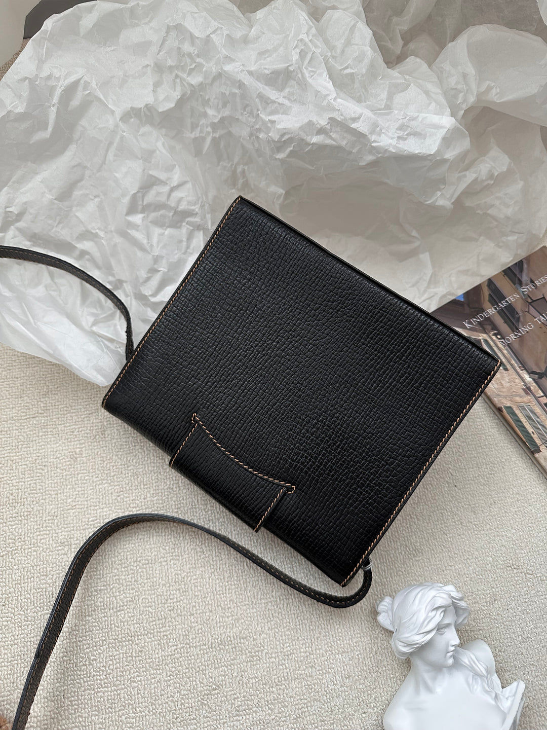 Loewe Turnlock Leaf Box Bag 🖤✨ Small Size Crossbody Treasure