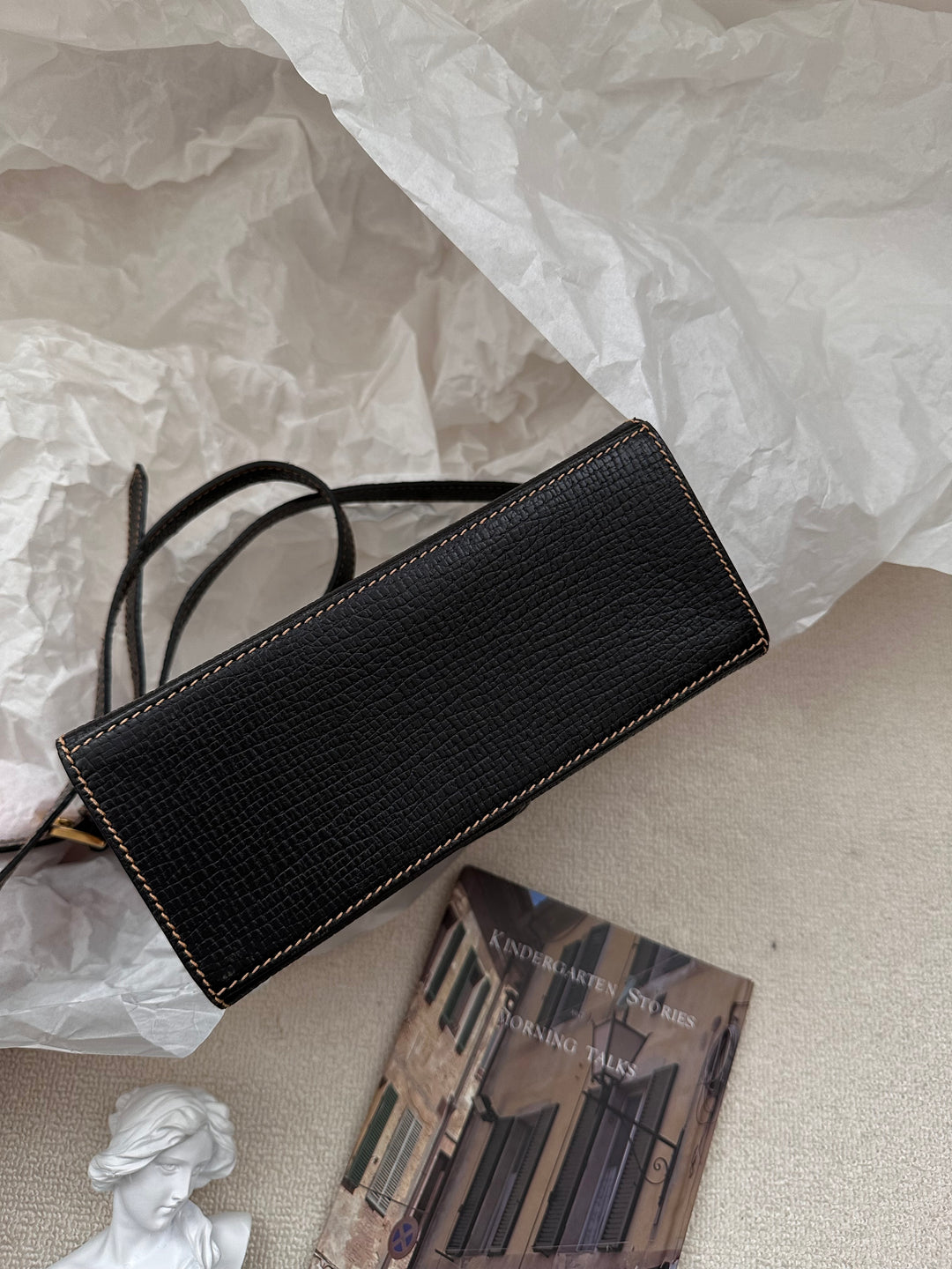 Loewe Turnlock Leaf Box Bag 🖤✨ Small Size Crossbody Treasure