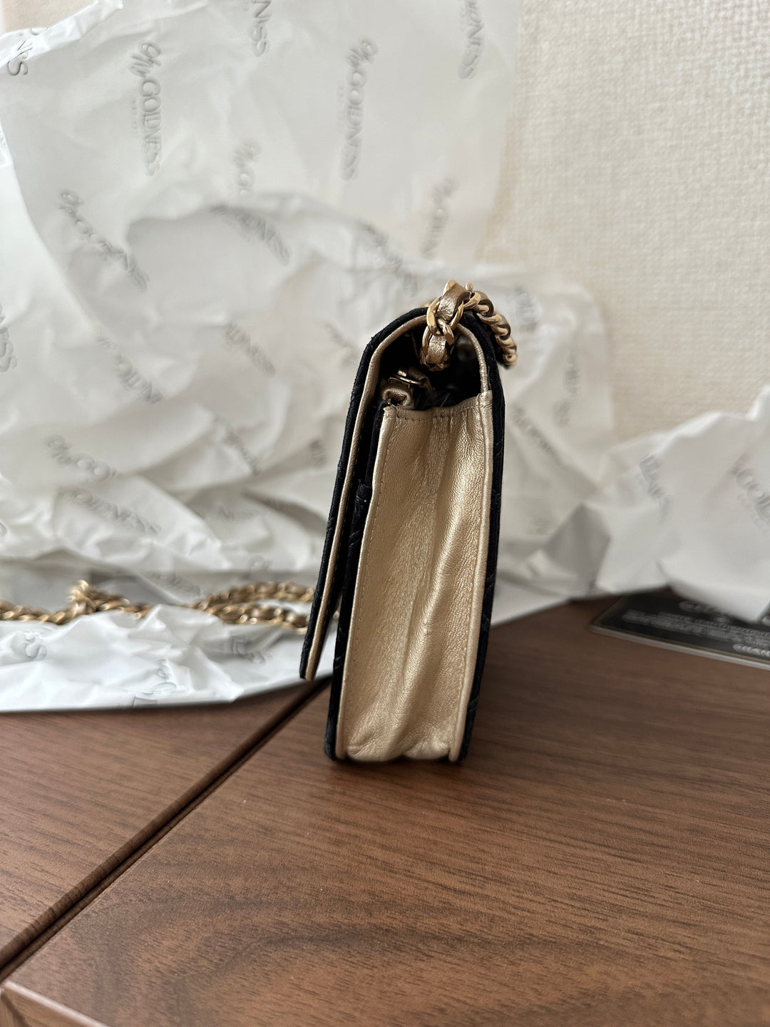 Chanel CC Mixed Leather WOC 🖤 | Classic with Champagne Chain Glow ✨