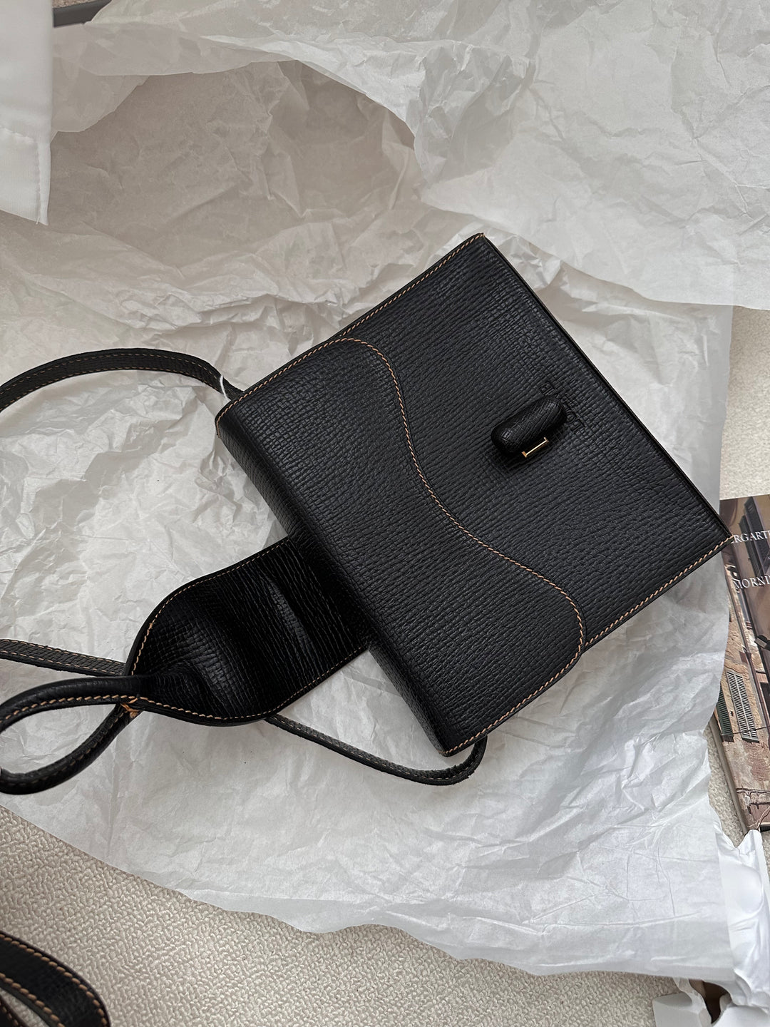 Loewe Turnlock Leaf Box Bag 🖤✨ Small Size Crossbody Treasure