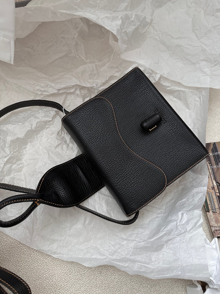 Loewe Turnlock Leaf Box Bag 🖤✨ Small Size Crossbody Treasure