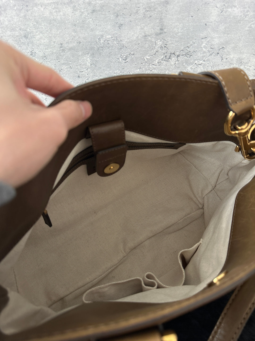 Gucci Rabbit Fur Hobo 🐰✨｜Soft Fur Accent, Versatile Carry, Everyday Chic