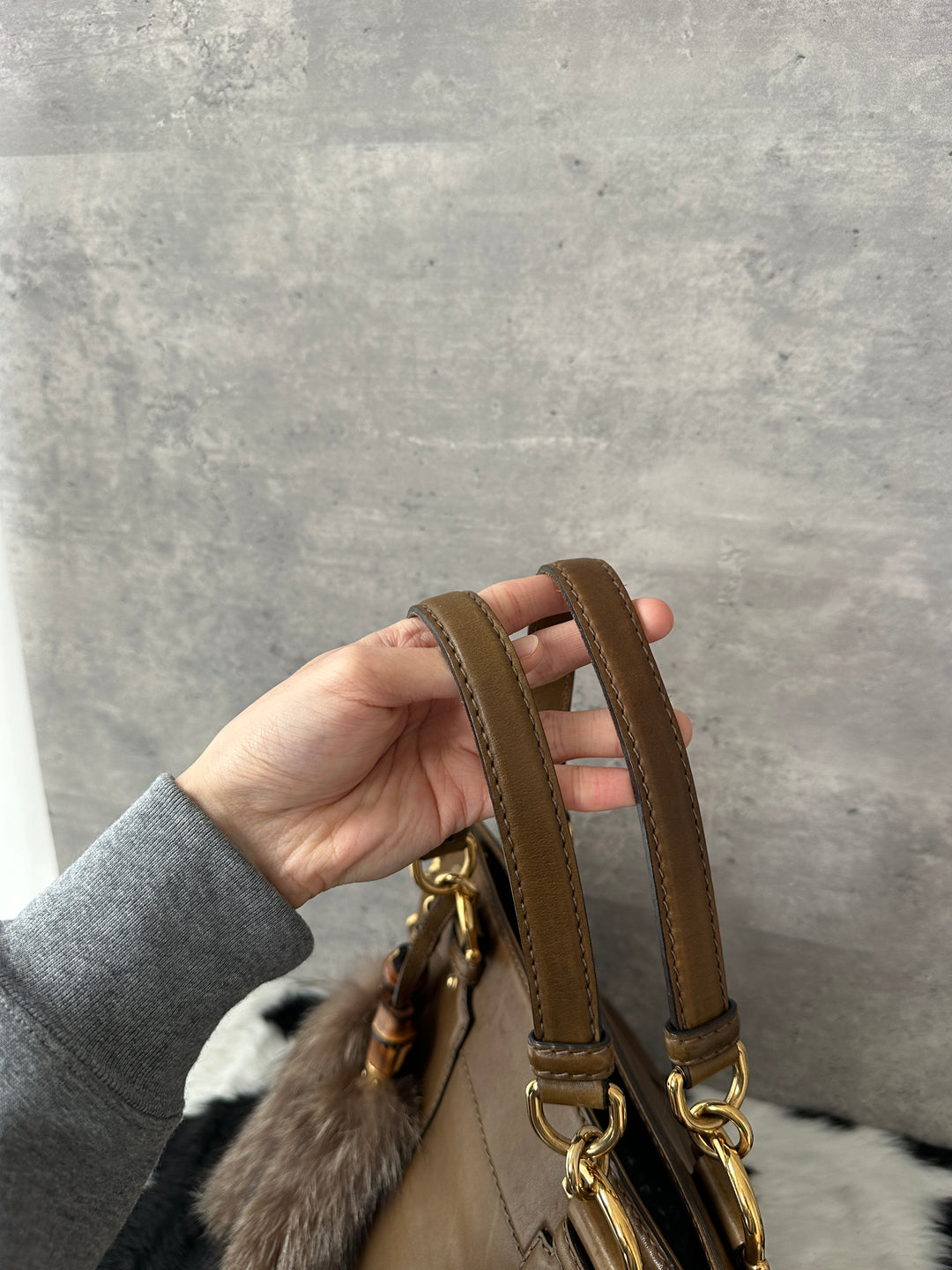 Gucci Rabbit Fur Hobo 🐰✨｜Soft Fur Accent, Versatile Carry, Everyday Chic