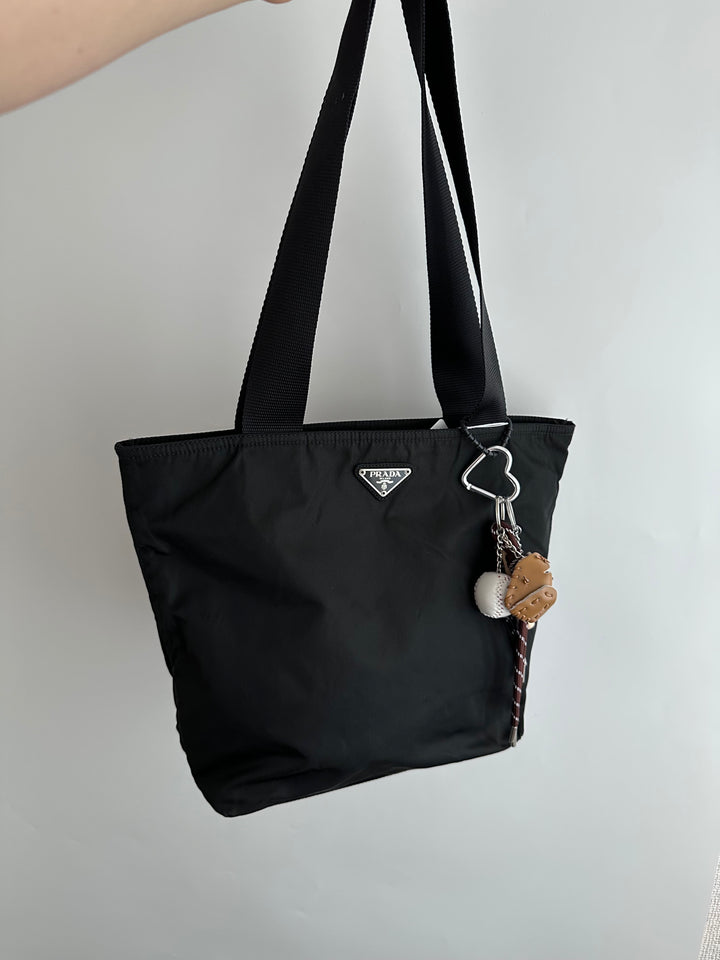Prada Nylon Zipper Tote 🖤✨ Light & Practical Everyday Bag