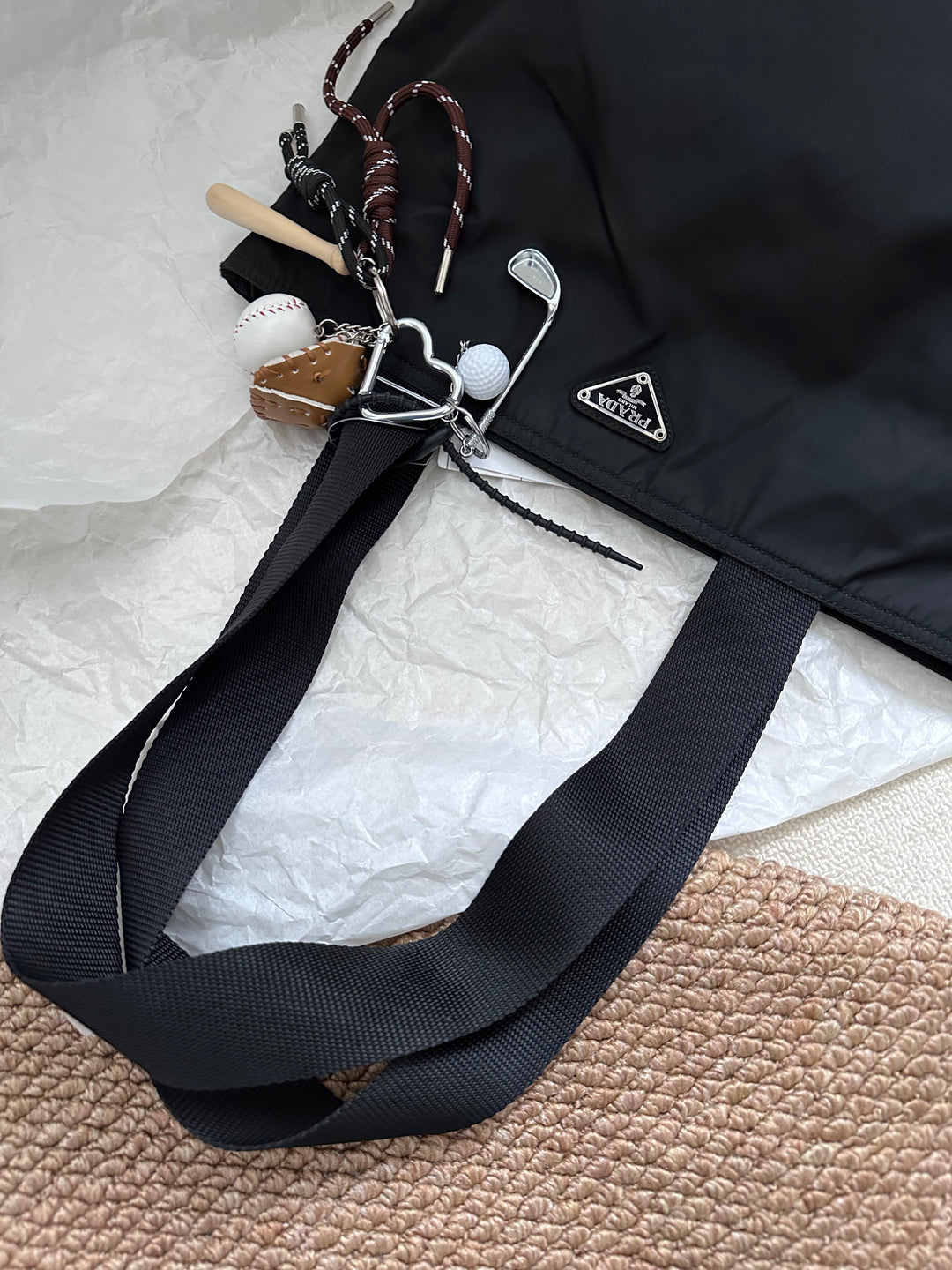 Prada Nylon Zipper Tote 🖤✨ Light & Practical Everyday Bag