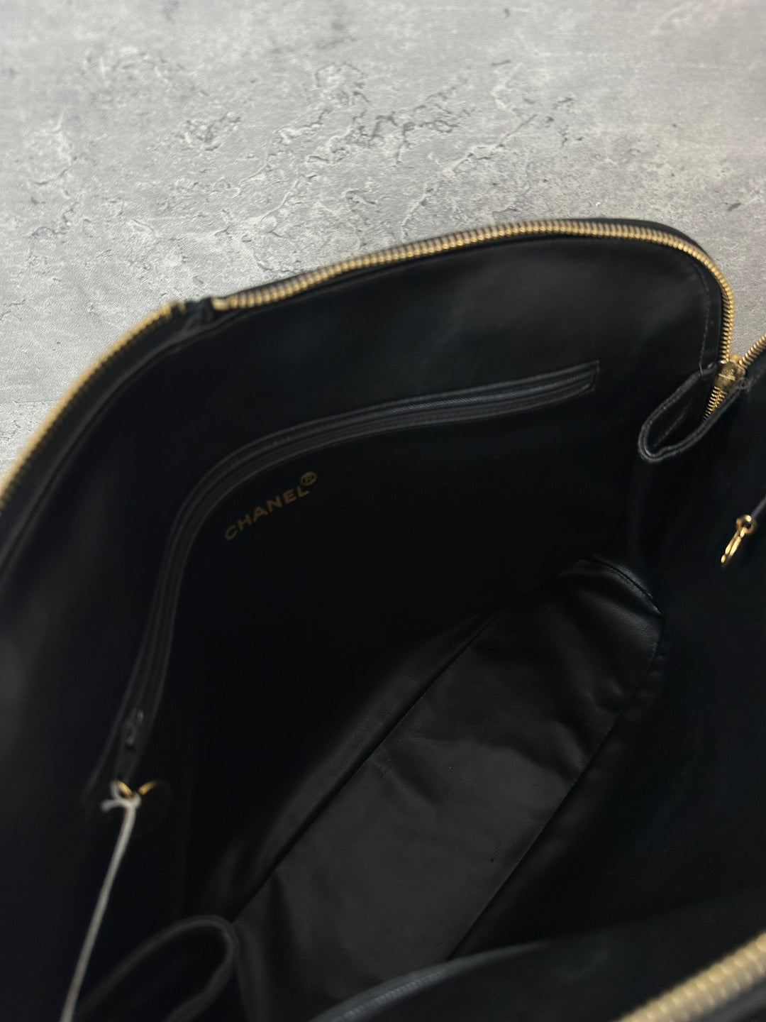 Chanel Double Gold Ball Shoulder Bag 🖤✨｜Rare Alma Shape, Caviar Leather, Work-Ready Capacity