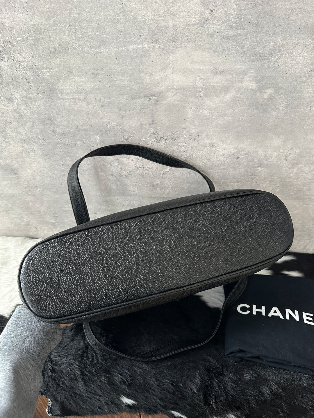 Chanel Double Gold Ball Shoulder Bag 🖤✨｜Rare Alma Shape, Caviar Leather, Work-Ready Capacity