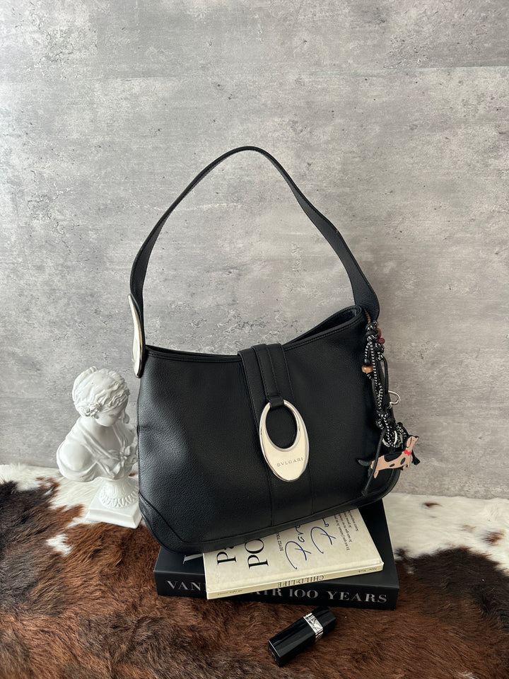BVLGARI Leather Hobo Bag 🖤｜Sculptural Logo Hardware｜Supple Black Leather｜Understated Everyday Design