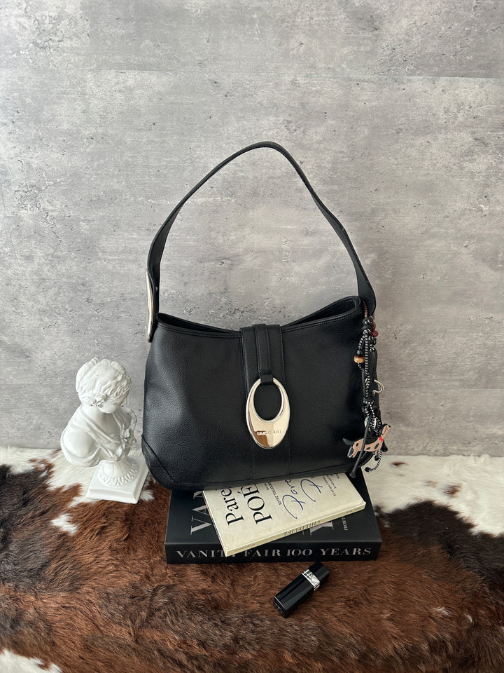 BVLGARI Leather Hobo Bag 🖤｜Sculptural Logo Hardware｜Supple Black Leather｜Understated Everyday Design