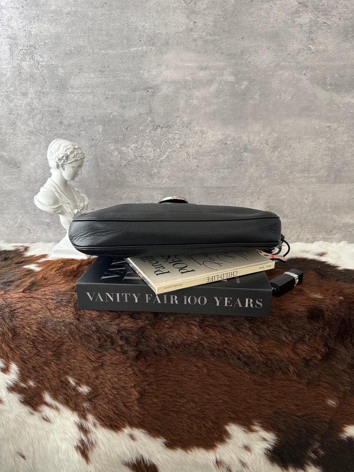 BVLGARI Leather Hobo Bag 🖤｜Sculptural Logo Hardware｜Supple Black Leather｜Understated Everyday Design