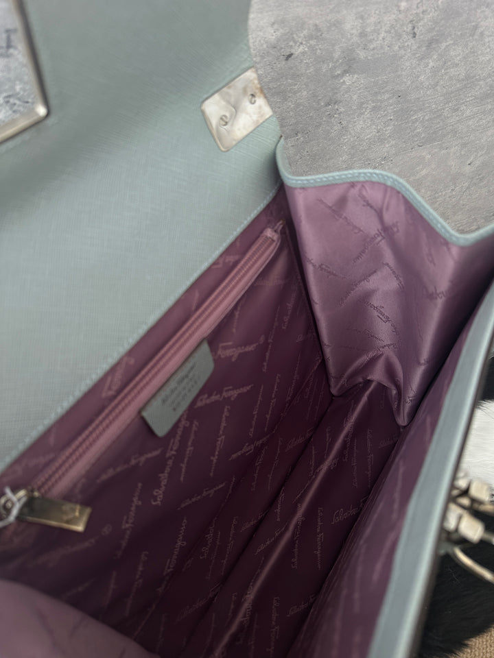 Salvatore Ferragamo Double Gancini Kelly Bag 🩵✨｜Structured Elegance, Durable Leather, Timeless Versatility