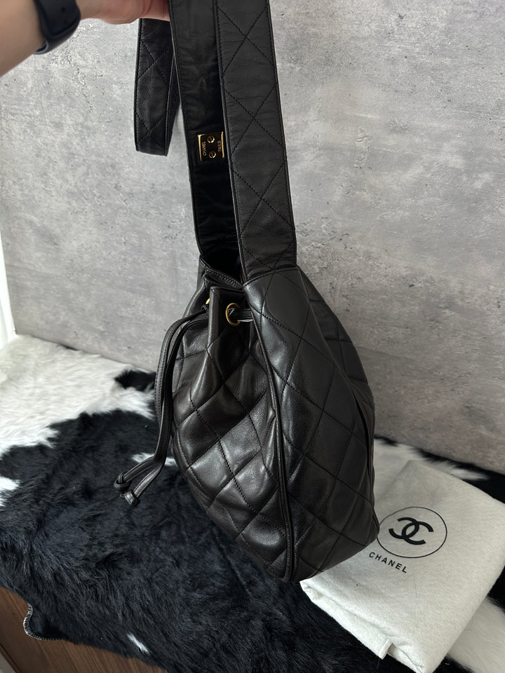Chanel CC Drawstring Bucket Bag 🖤✨｜Classic Black & Gold, Rare Silhouette, Timeless Appeal