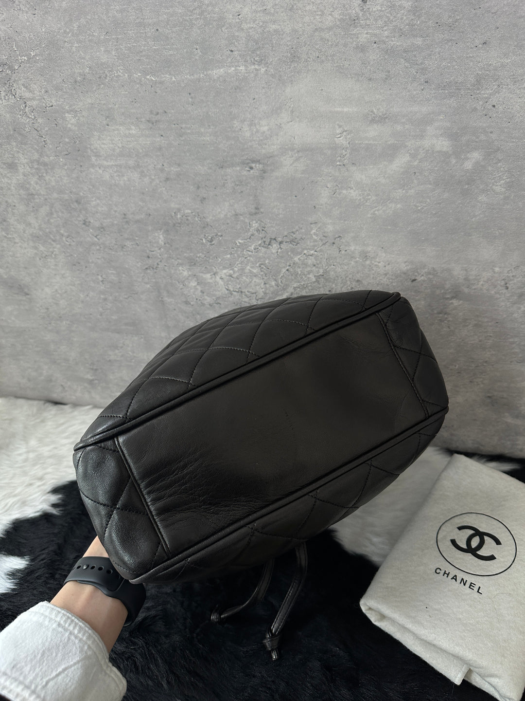 Chanel CC Drawstring Bucket Bag 🖤✨｜Classic Black & Gold, Rare Silhouette, Timeless Appeal