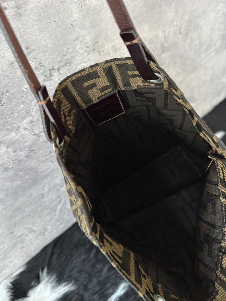 Fendi Monogram Canvas Tote 🐻🤎｜Lightweight Carry, Structured Base, Everyday Value