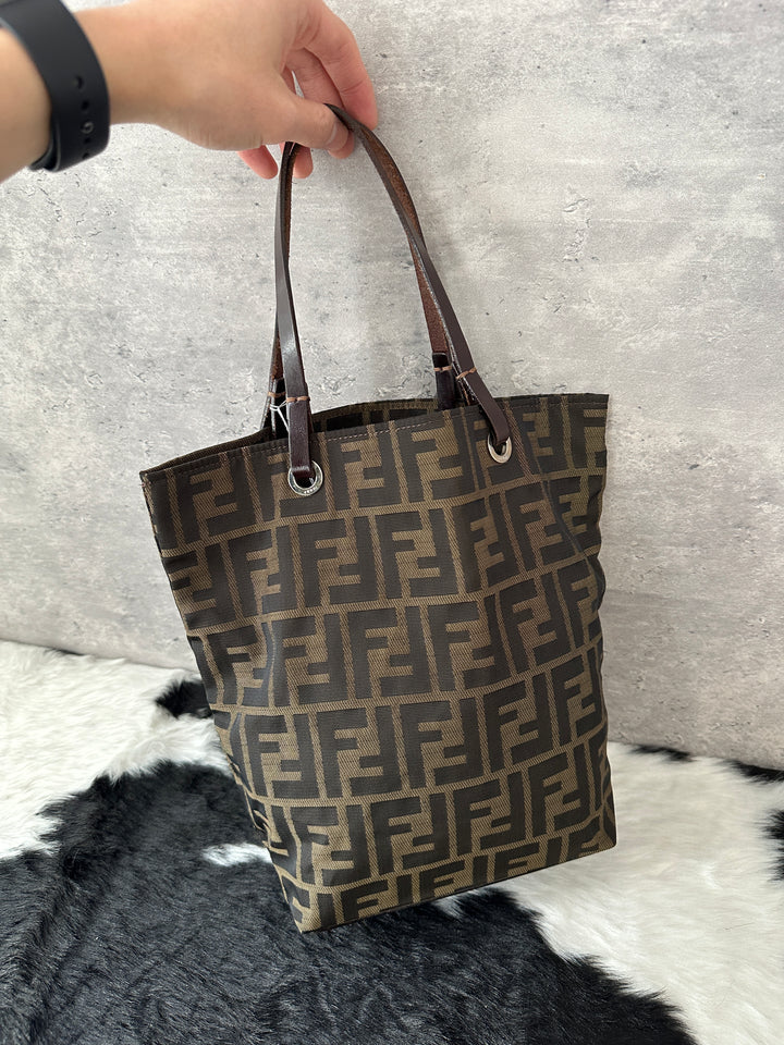 Fendi Monogram Canvas Tote 🐻🤎｜Lightweight Carry, Structured Base, Everyday Value