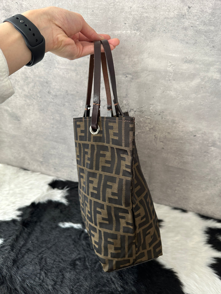 Fendi Monogram Canvas Tote 🐻🤎｜Lightweight Carry, Structured Base, Everyday Value