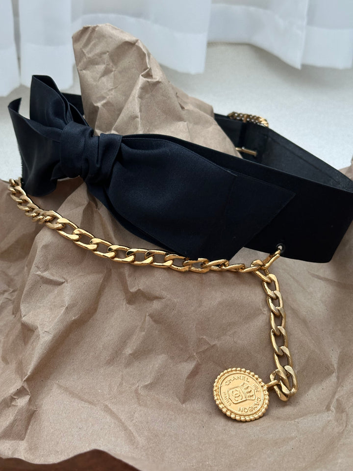 Chanel Ribbon Bow CC Chain Belt 🎀✨ Rare & Collectible