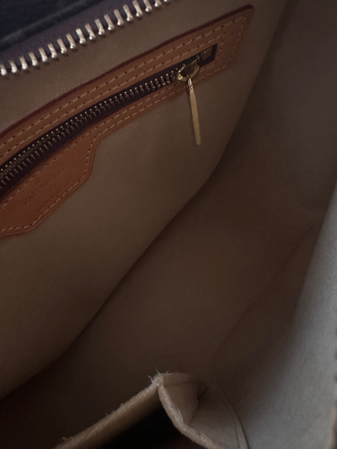 LOUIS VUITTON Monogram Looping Bag｜Iconic Curved Handle × Timeless Monogram ✨ Effortless Everyday Luxury
