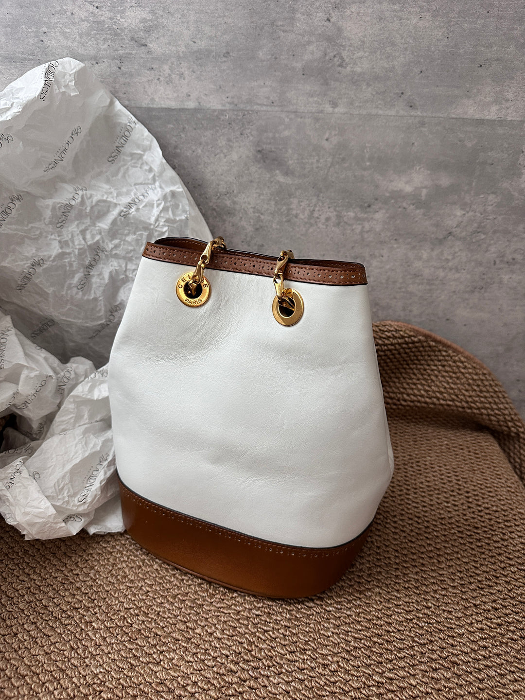 CELINE Two-Tone Caramel & White Bucket Bag ✨｜Rare, Chic & Functional