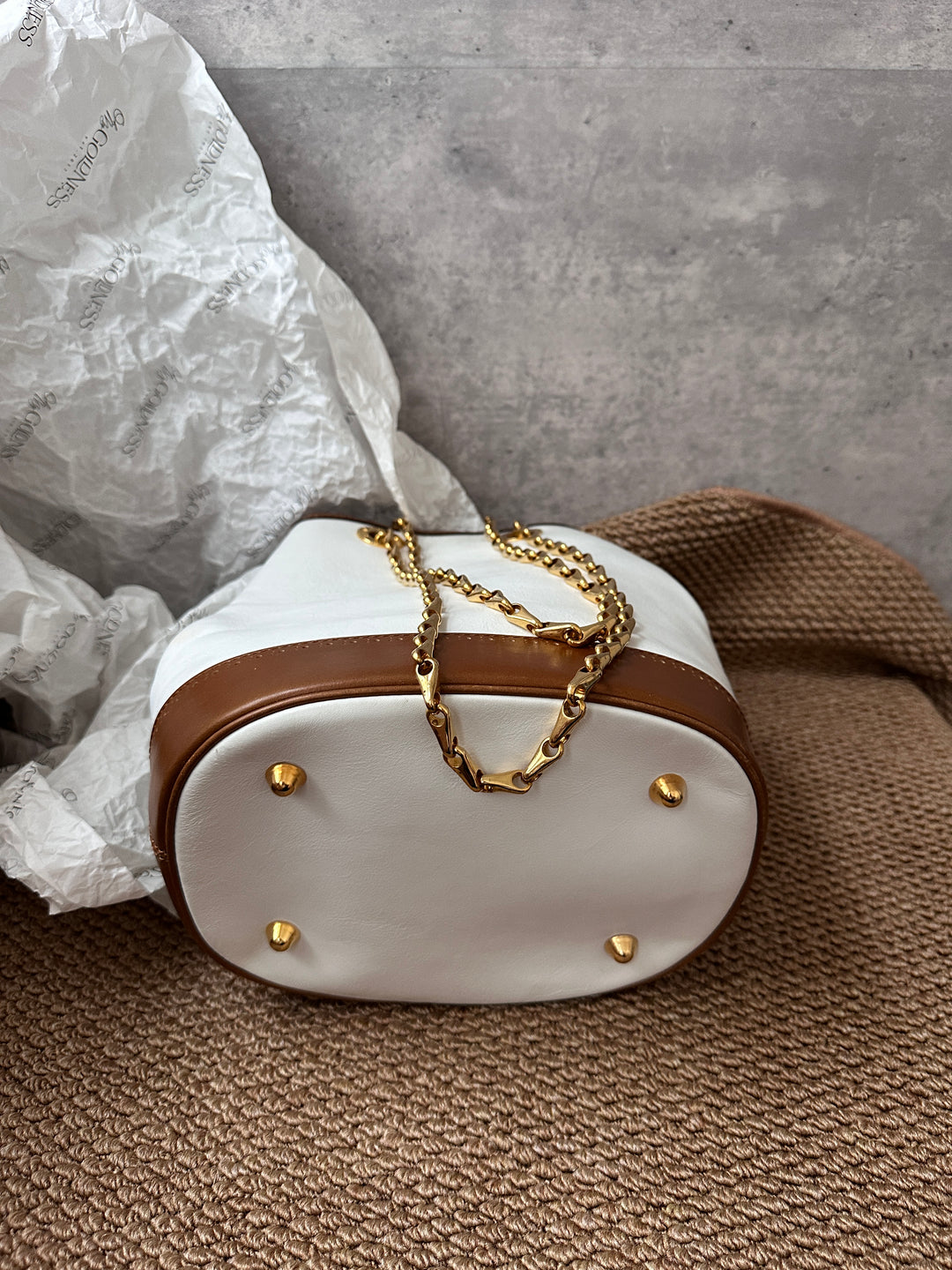CELINE Two-Tone Caramel & White Bucket Bag ✨｜Rare, Chic & Functional
