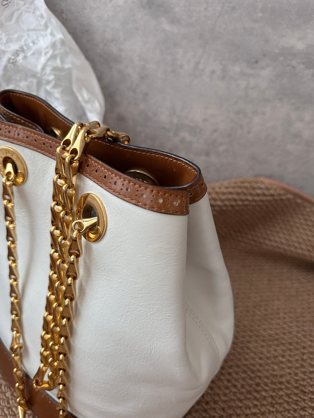 CELINE Two-Tone Caramel & White Bucket Bag ✨｜Rare, Chic & Functional