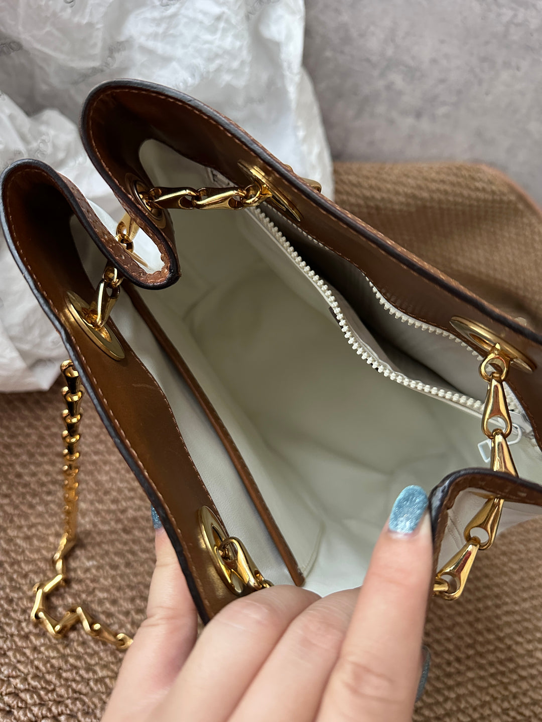 CELINE Two-Tone Caramel & White Bucket Bag ✨｜Rare, Chic & Functional