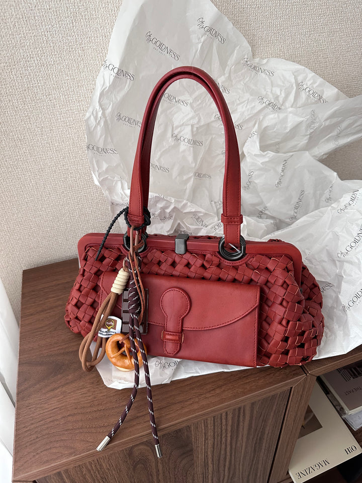 Bottega Veneta Limited Edition Woven Baguette 🎃 | Small Kisslock Underarm Bag ✨