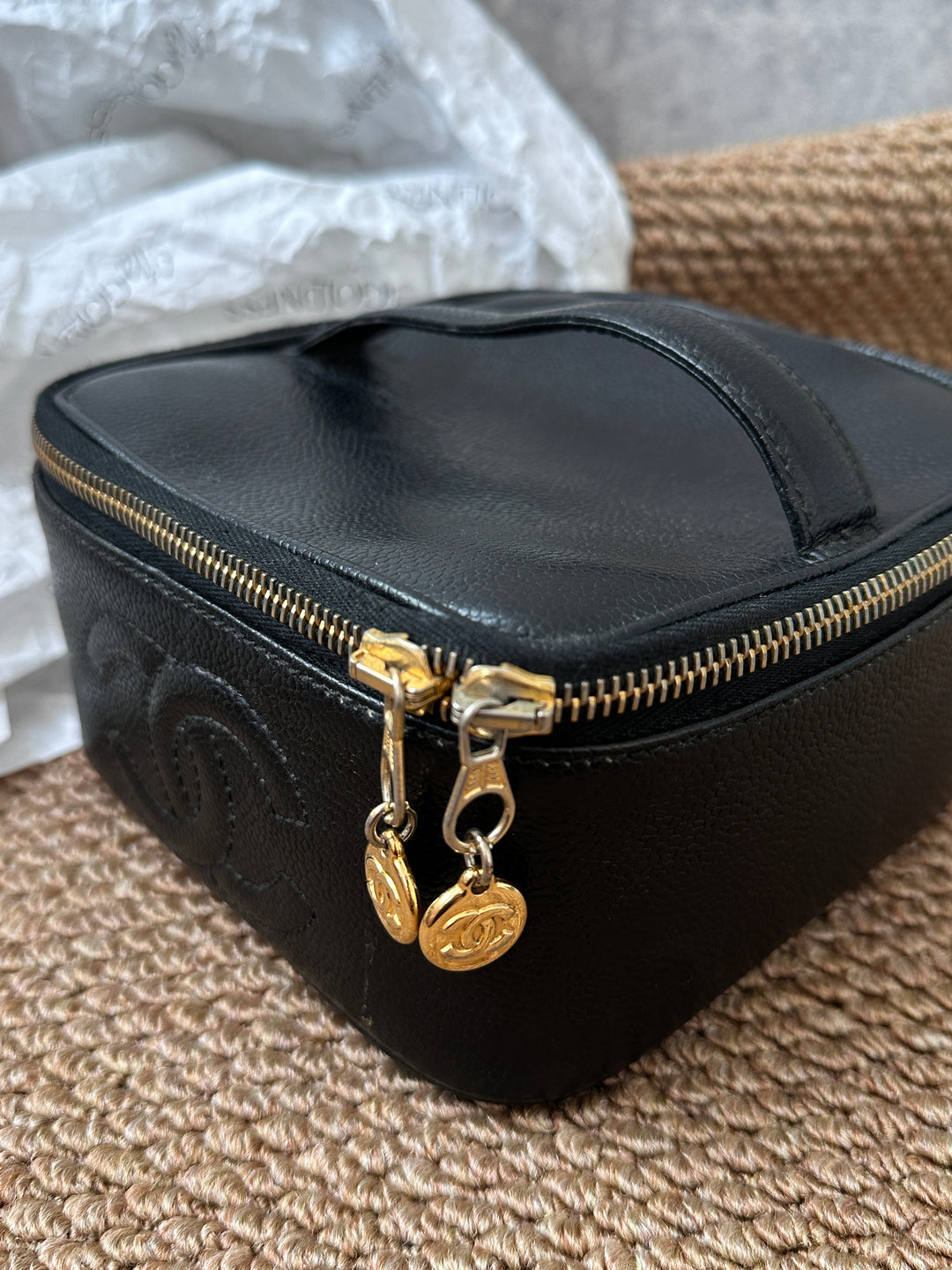 Chanel Black Caviar Leather Vanity Case with Gold Double Zippers ✨｜Compact, Chic & Functional